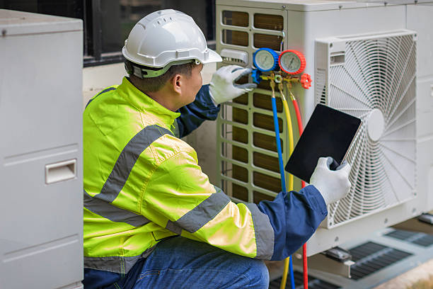 Professional Hvac technician working in Lamar, CO